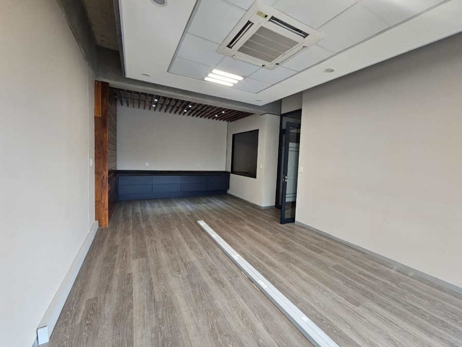 To Let commercial Property for Rent in Beacon Bay North Eastern Cape